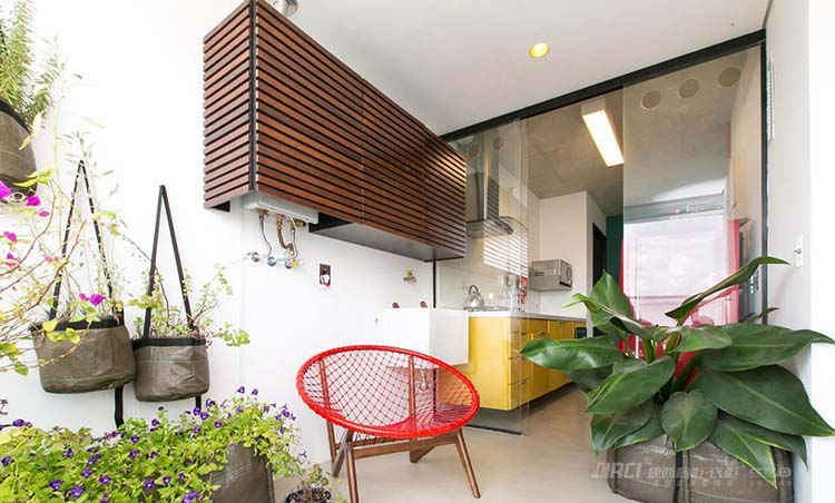  她把生活阳台改成厨房，从此煮饭不慌不忙甜到心房！#厨房装修案例#橱柜设计效果图