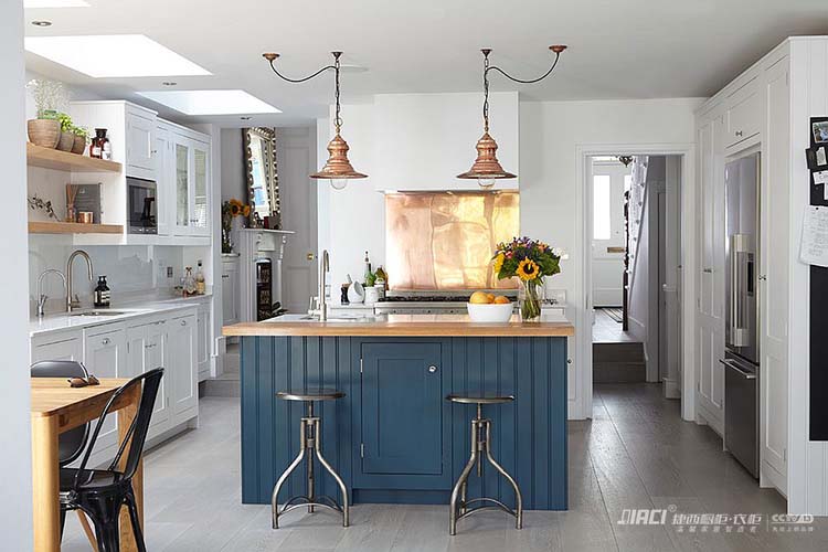 也许网红厨房和高级厨房之间，仅差一扇门！