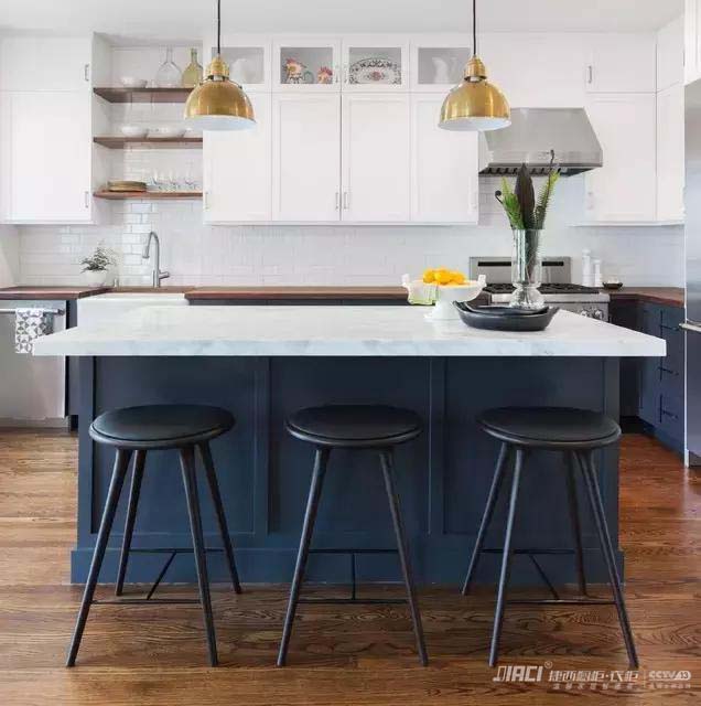 上个月定制的家具到了，放了一个月了，怎么味道还这么重？