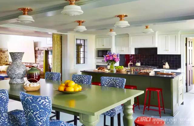 不怕人家在朋友圈里晒小蛮腰，带你探索美厨娘“撩人厨房”的秘密解药！#精美厨房装修效果图