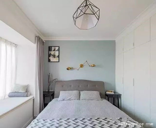 请问壁橱和衣柜的区别？哪种放在卧室好？