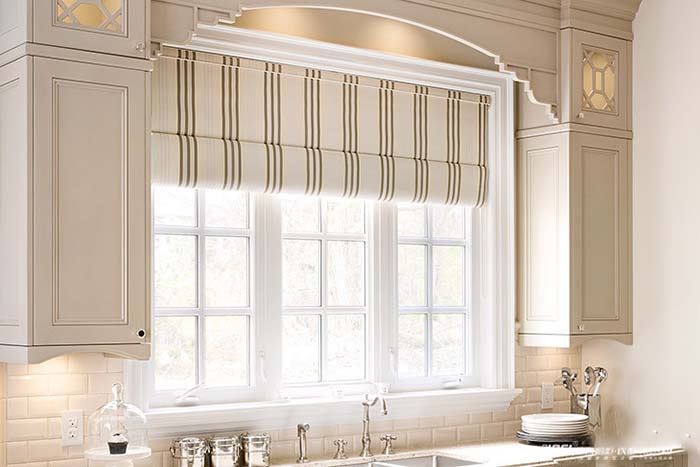 我家厨房的橱柜需要打个洞，穿燃气软管，需要用什么工具呢？