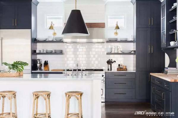 想问厨房的橱柜抽屉尺寸是多少？配什么抽屉滑轨最好？