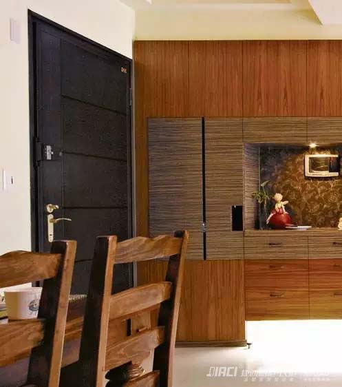 橱柜配套的拉篮调料架好用还是在淘宝的买好？