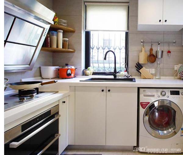 整体橱柜和用水泥砌的橱柜哪个好？哪个更划算？