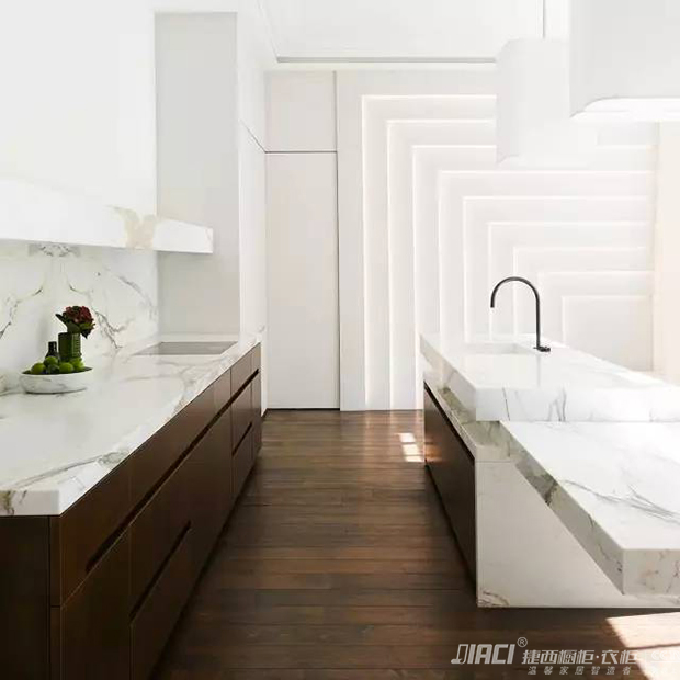 橱柜防火板贴皮颜色旧了而且有些掉皮了，想换其他颜色翻新一下，但是不知道有没有简单的方法来清除原来的防火板？