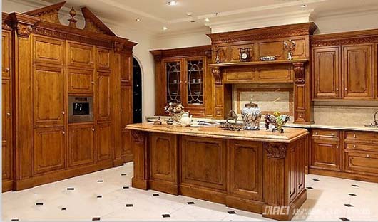 请问家具拉手一般安装在柜门什么位置合适？