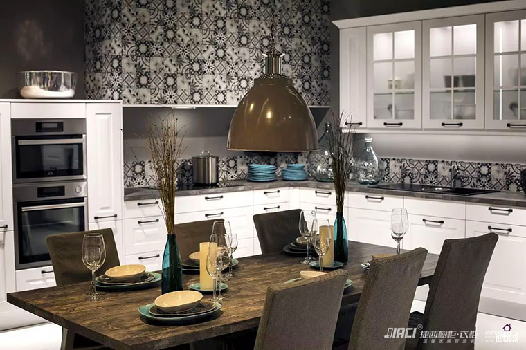 麻烦简要说下橱柜的功能件都有什么？哪些是必须要买的呢？