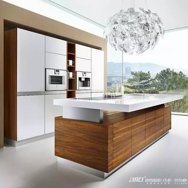 白色橱柜用久了会变黄吗？