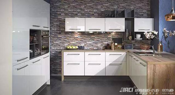 橱柜吊柜做上翻门好看方便吗？橱柜做上翻门好还是双开门好？