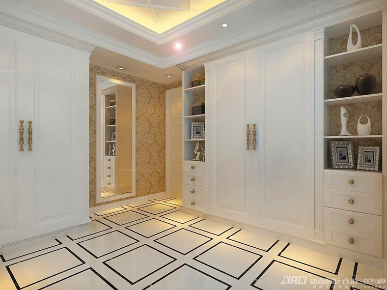 衣柜里面挂衣杆的位置如何安放？