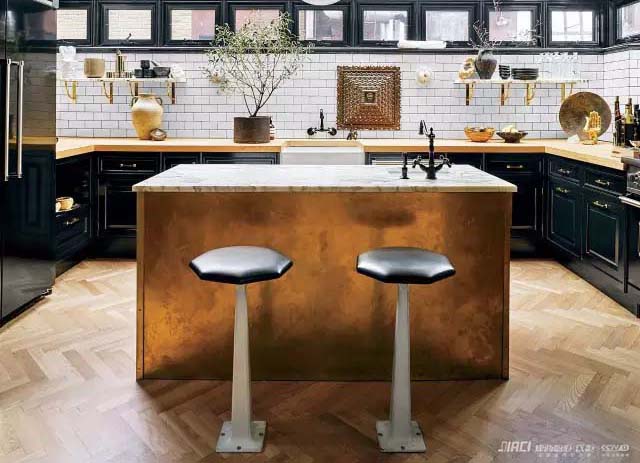 烤漆门板和吸塑门板哪种好？