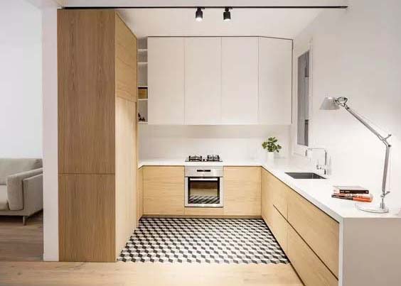 消毒柜单独买好，还是装整体橱柜的时候订好？