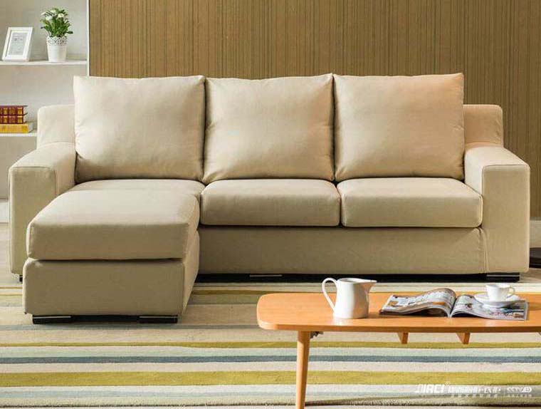 如果摆放可容纳三、四个人的沙发，那么应该选择多大的茶几来搭配呢？