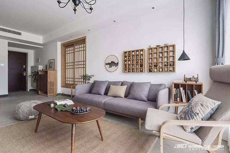 如果客厅位于房间的中央，后面想要留出一个走道空间，这个走道应该有多宽？