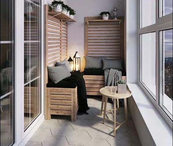 阳台是半封闭的，想在一边做柜子，应该怎么做好？