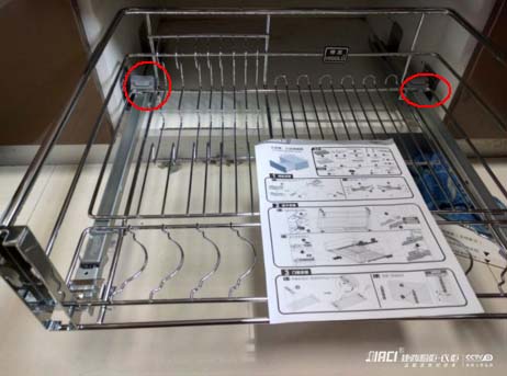 橱柜的拉篮（或碗篮）怎么拆下来？