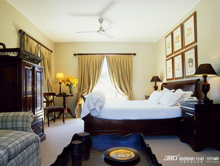 卧室家具应该做到顶吗？衣柜做到顶好不好呢？