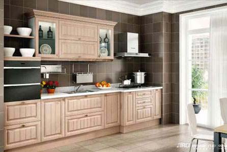 根据中国人身高特点，橱柜标准高度一般是多少？