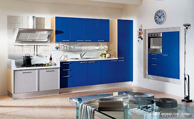 橱柜是自己做还是定制的好？