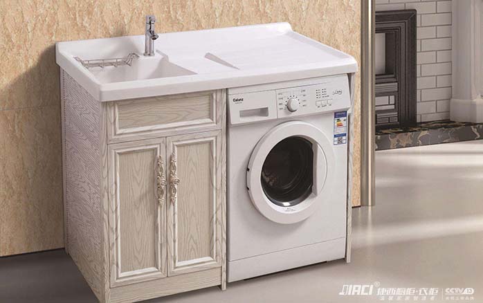 阳台洗衣柜怎么选？材质、尺寸、高度等方面。