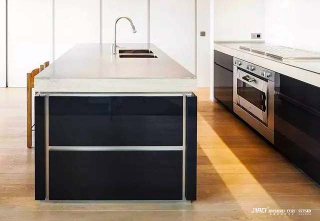 烤漆橱柜都有哪些优缺点？烤漆橱柜的特点