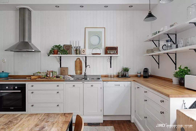 厨房可以用实木台面吗？看到美拍上有人用的很漂亮啊