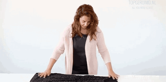 教你10秒内快速叠好衣服，又多出一个衣柜！