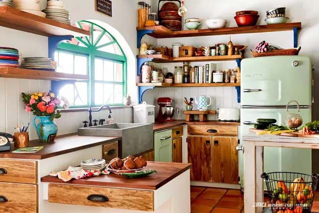 橱柜用了三年就坏了浴室柜都没啥问题，防震条也开始一条条往下掉什么原因呢？