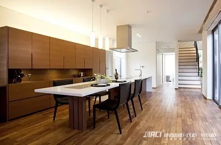 石英石台面不小心刮花了怎么办？