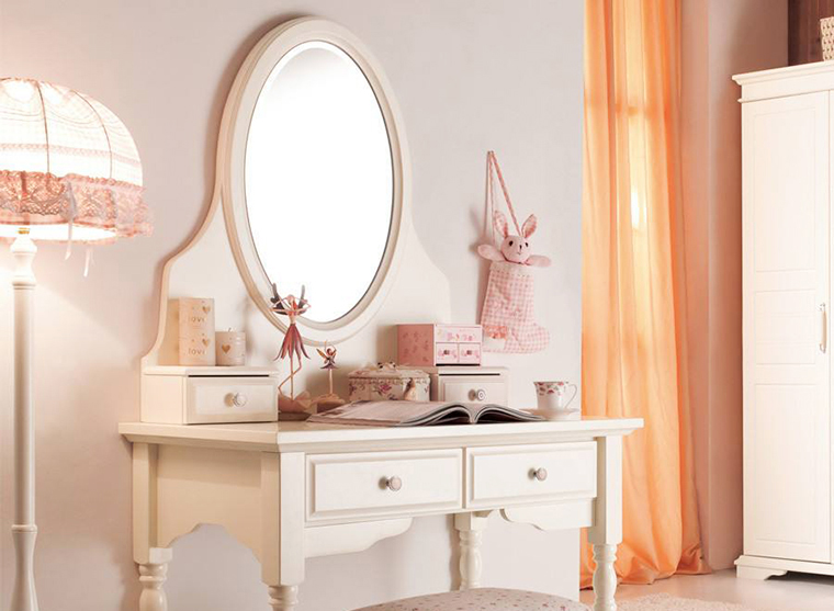 梳妆台应该摆在卧室里什么位置？