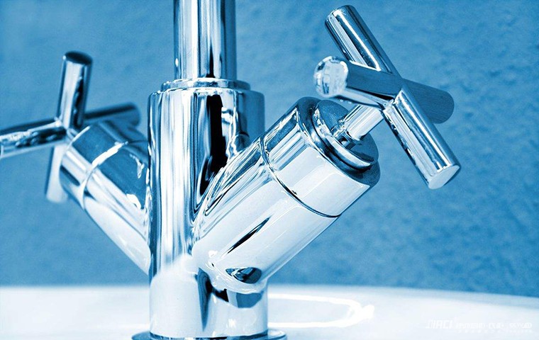 厨房水龙头选不锈钢的好还是铜的好？