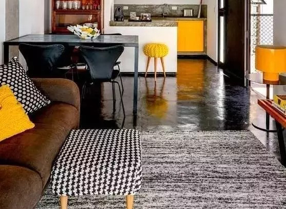 厨房纱窗油腻多灰，怎么快速洗干净？