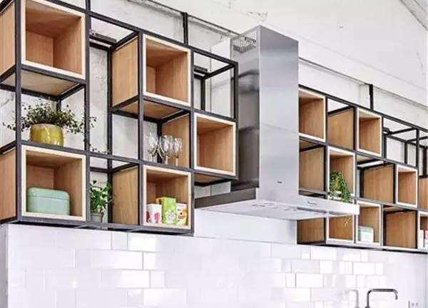 厨房橱柜用拉篮好还是隔板好？