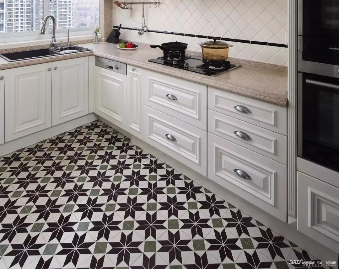 厨房可以先橱柜再吊顶吗？