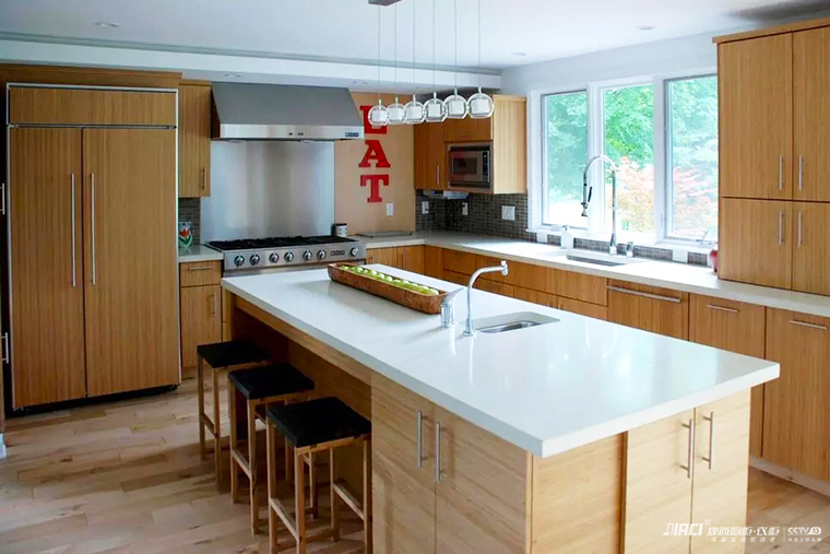 实木贴皮橱柜是什么意思呀？里面的板芯是实木的吗？