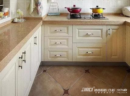 两边橱柜的距离留出多少米做饭才舒适？