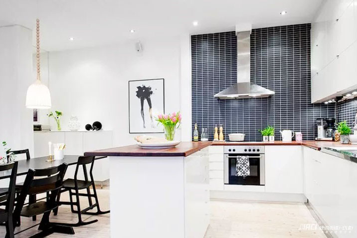 买抽油烟机多大排风量最好？