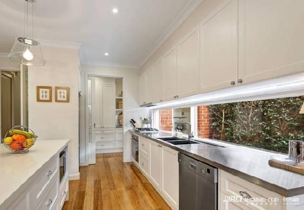 厨房重新装修需要多少钱？