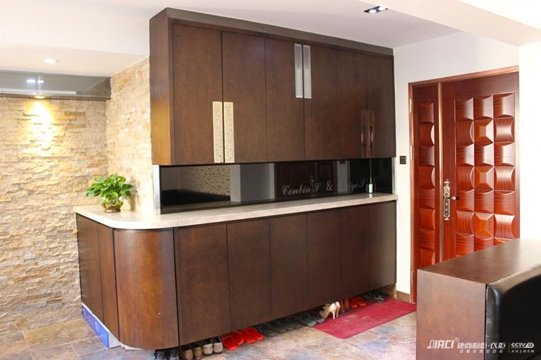 进门的鞋柜做多高？