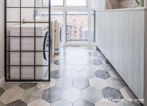 厨房橱柜选什么颜色看起来最舒服？