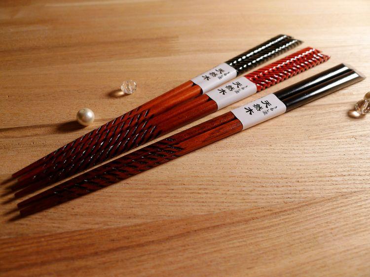 竹筷子为什么容易发霉？新买的筷子粘的商标怎么撕掉？