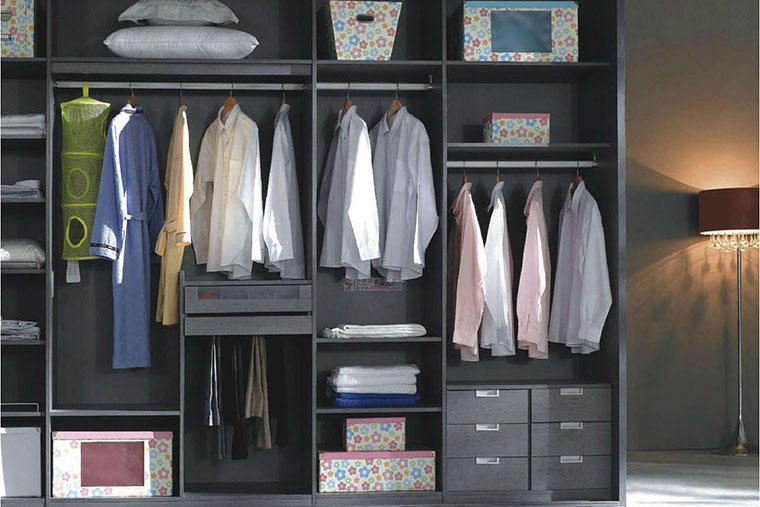 嵌入式衣帽间和步入式衣帽间有什么不同？二者对面积有什么限制？