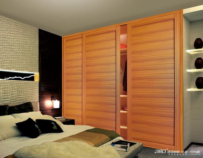 实木衣柜和板式衣柜选哪个好？