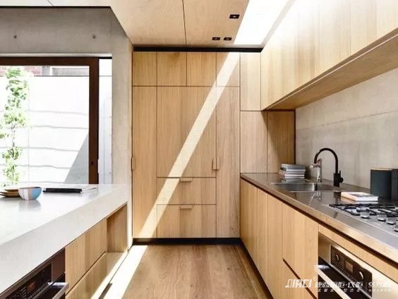 实木橱柜价格贵吗？实木橱柜好不好啊？