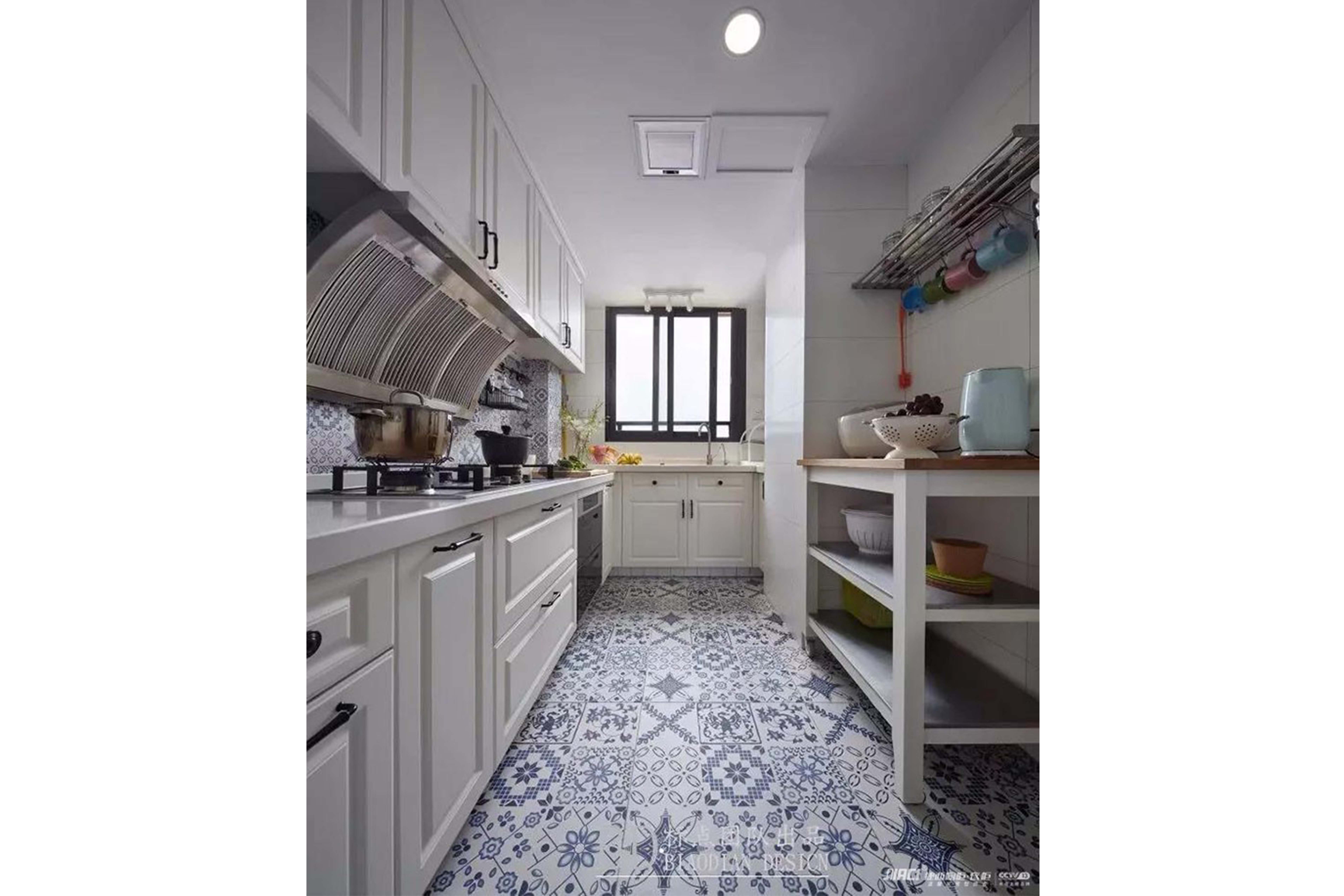 橱柜的消毒柜预留尺寸是宽60cm高61cm深50cm，买多大的消毒柜合适呢？