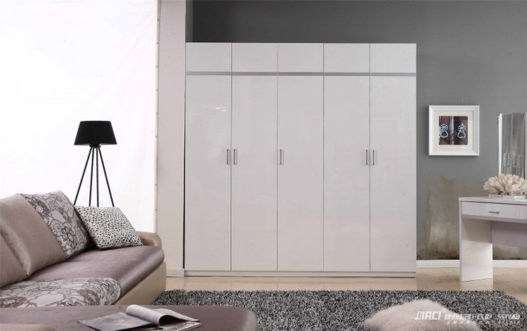 木工打的衣柜和商场定制的衣柜有什么区别吗？