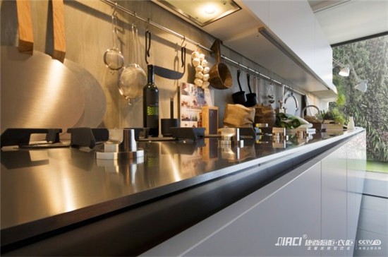 烤漆橱柜门价格是多少？