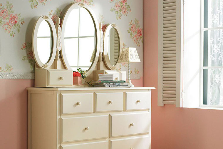 卧室梳妆台的摆放位置哪里合适？