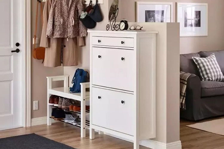 落地挂衣架和玄关挂衣服哪种好？